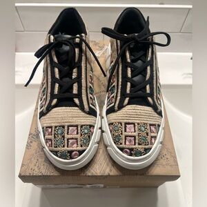 Free People - Catch Me If You Can Sneaker in Black Mirror size 38.